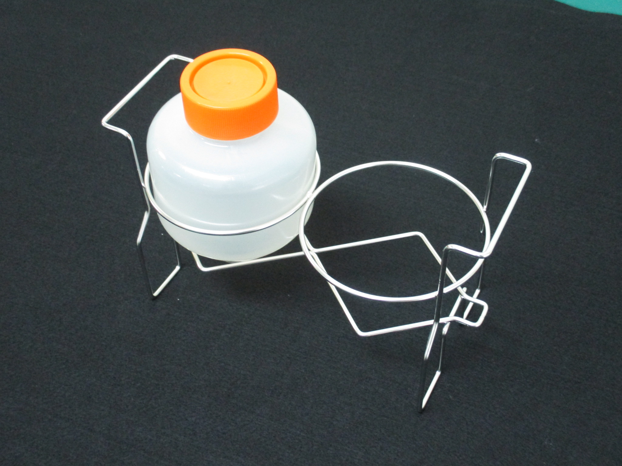 ステンレス製でひっかかりのない遠沈管ラック500mL